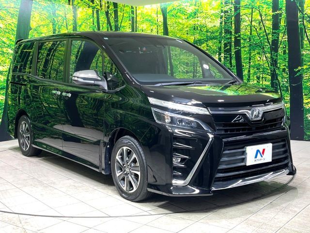 TOYOTA VOXY 2018
