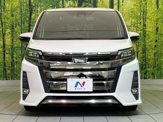 TOYOTA NOAH 2017