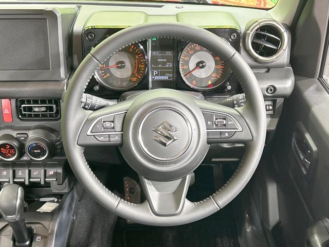 SUZUKI JIMNY NOMADE 2025