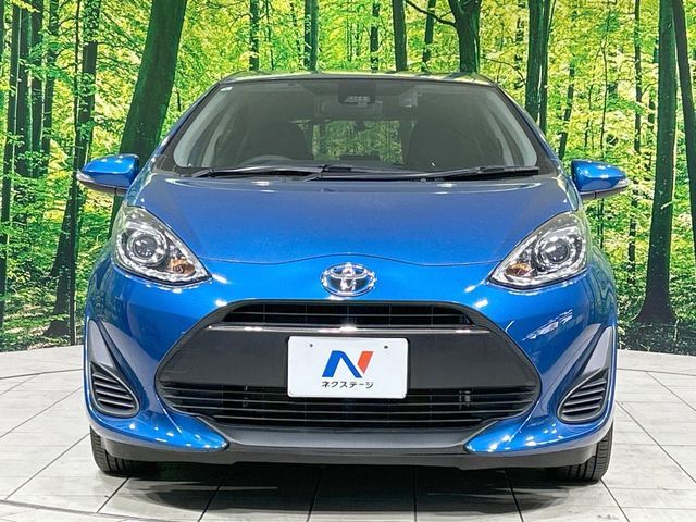 TOYOTA AQUA 2017