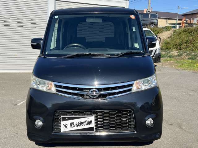 NISSAN ROOX 2011