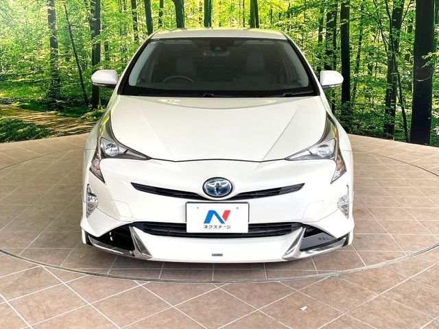 TOYOTA PRIUS 2017