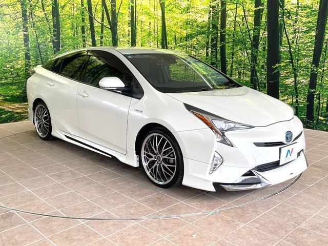 TOYOTA PRIUS 2017