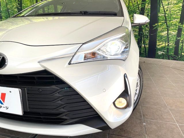 TOYOTA VITZ 2019