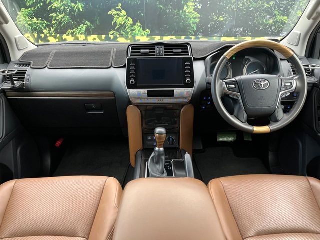 TOYOTA LANDCRUISER PRADO 2022