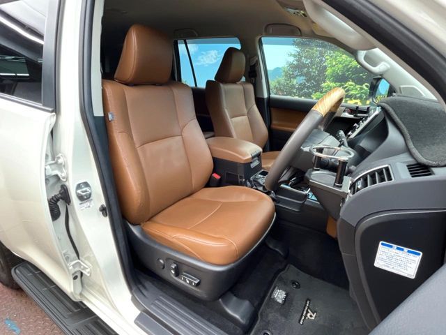 TOYOTA LANDCRUISER PRADO 2022