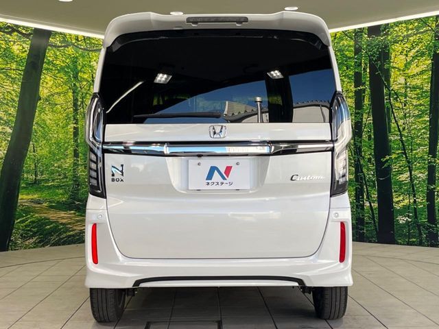 HONDA N BOX CUSTOM 2018