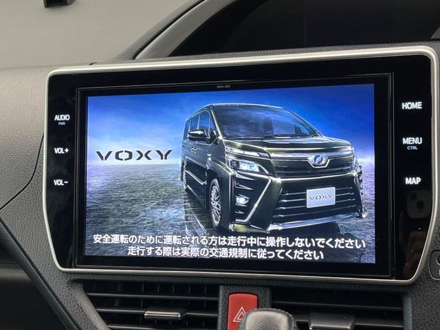 TOYOTA VOXY 2018