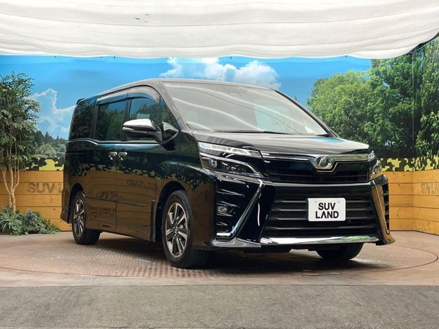 TOYOTA VOXY 2018