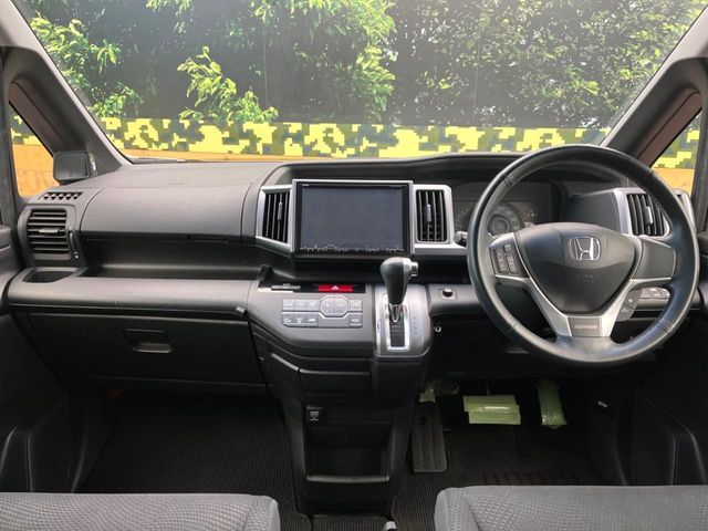 HONDA STEPWAGON SPADA 2013