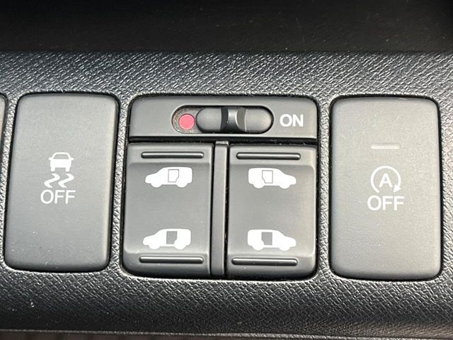 HONDA STEPWAGON SPADA 2013