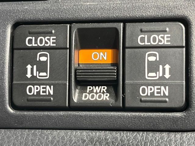 TOYOTA ESQUIRE HYBRID 2018