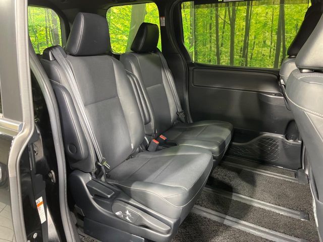 TOYOTA ESQUIRE HYBRID 2018