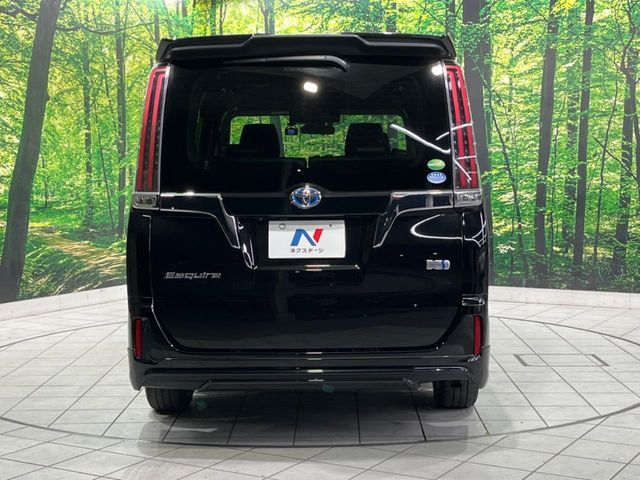 TOYOTA ESQUIRE HYBRID 2018