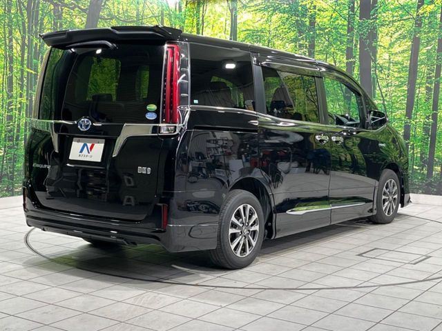 TOYOTA ESQUIRE HYBRID 2018