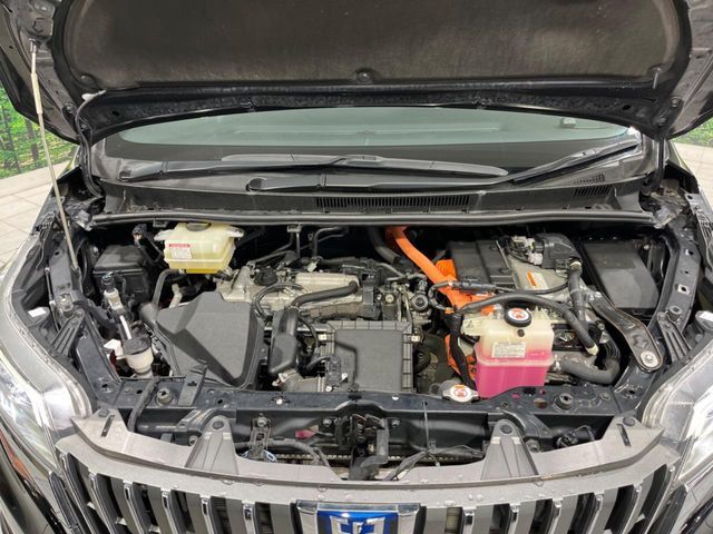 TOYOTA ESQUIRE HYBRID 2018