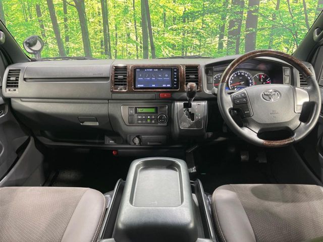 TOYOTA HIACE van 2WD 2019