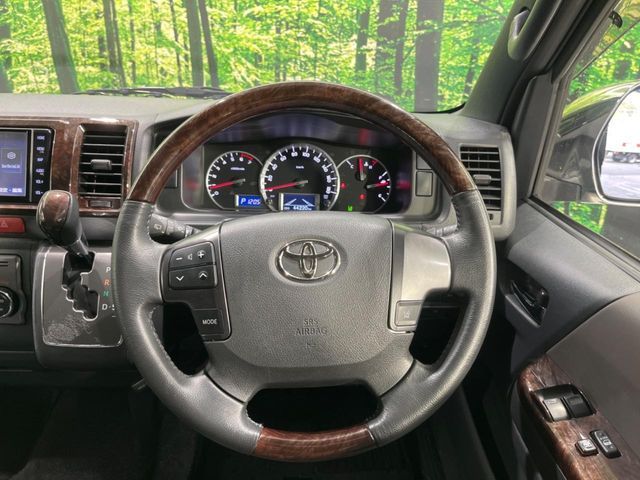 TOYOTA HIACE van 2WD 2019