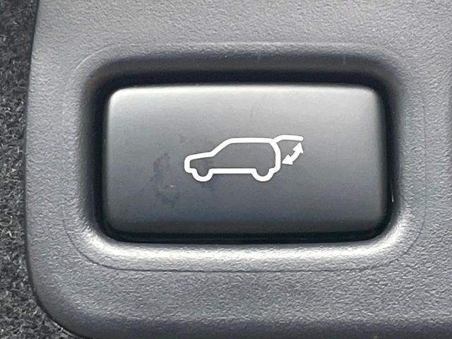 TOYOTA HARRIER 2WD 2019