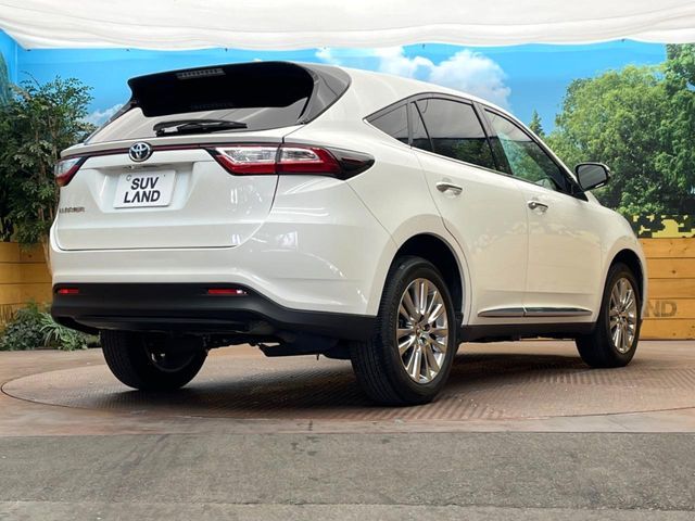 TOYOTA HARRIER 2WD 2019