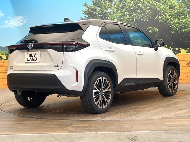 TOYOTA YARIS CROSS HYBRID 2023