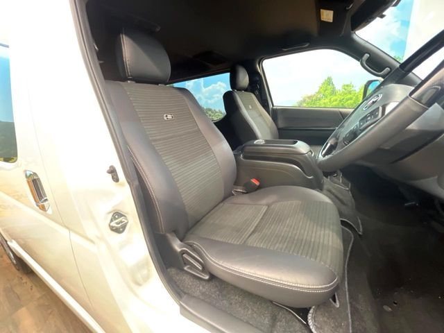 TOYOTA HIACE van 2WD 2025