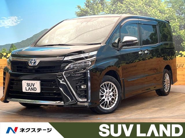 TOYOTA VOXY HYBRID 2021
