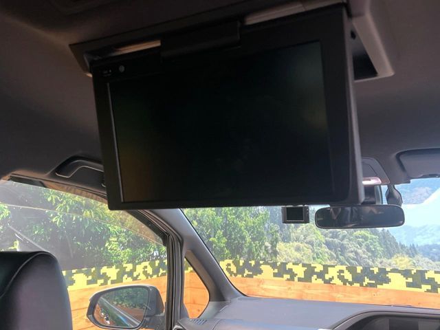 TOYOTA VOXY HYBRID 2021