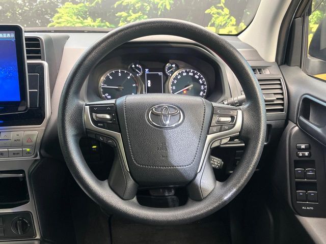 TOYOTA LANDCRUISER PRADO 2019