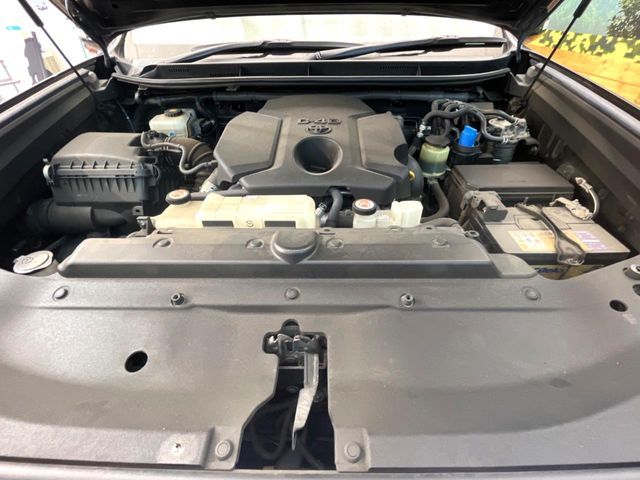 TOYOTA LANDCRUISER PRADO 2019