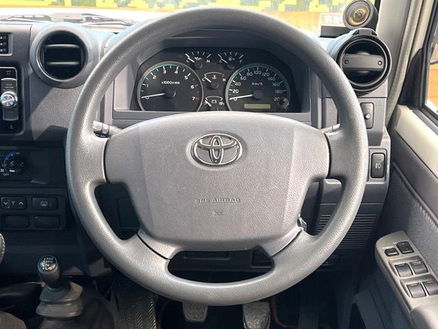 TOYOTA LANDCRUISER van 2015