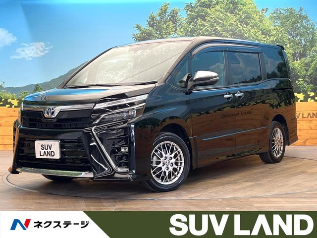 TOYOTA VOXY HYBRID 2021