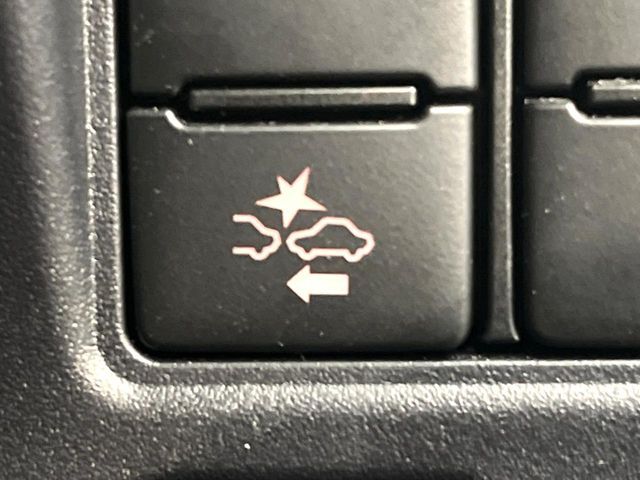 TOYOTA VOXY HYBRID 2021