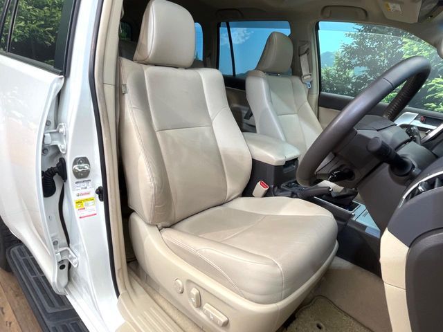 TOYOTA LANDCRUISER PRADO 2023