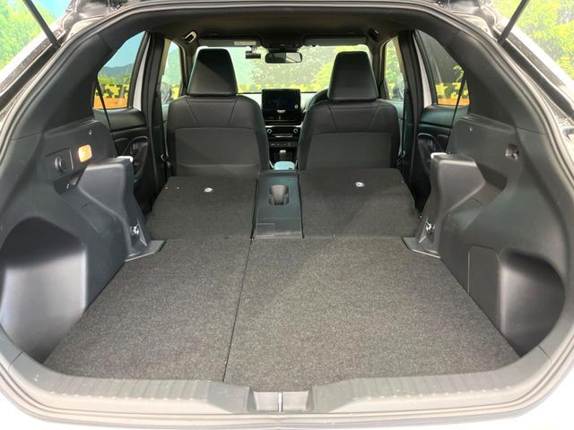 TOYOTA YARIS CROSS 2025