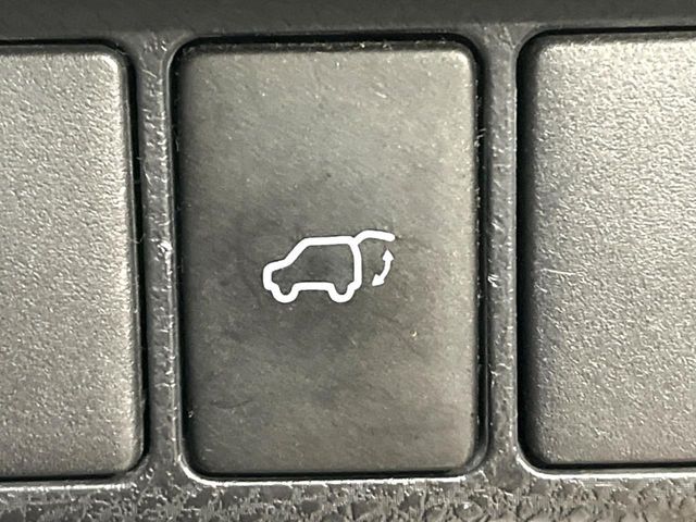 TOYOTA HARRIER 2WD 2017