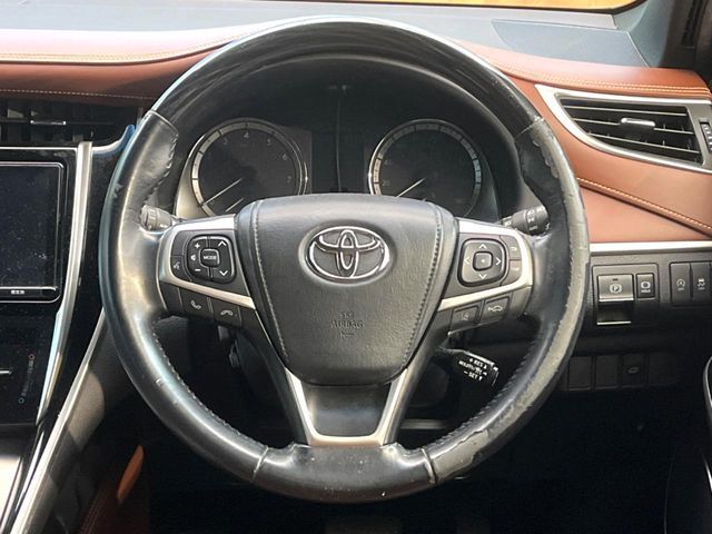 TOYOTA HARRIER 2WD 2017