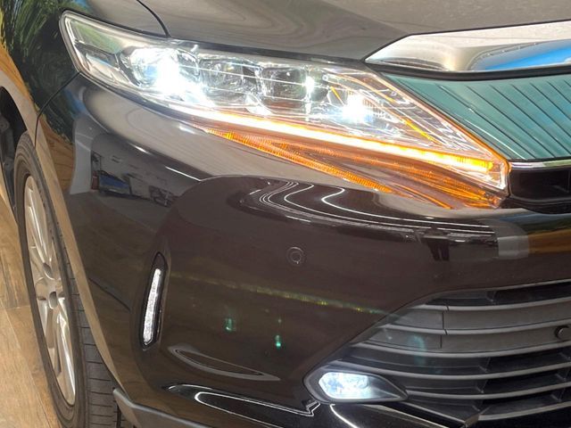 TOYOTA HARRIER 2WD 2017