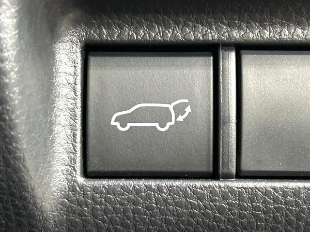 TOYOTA HARRIER 2WD 2022