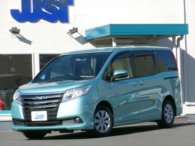 TOYOTA NOAH 2016