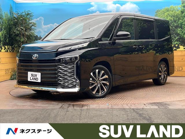 TOYOTA VOXY 2023