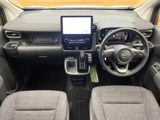 TOYOTA SIENTA HYBRID 2023