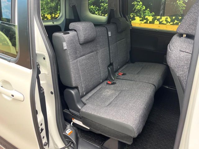 TOYOTA SIENTA HYBRID 2023