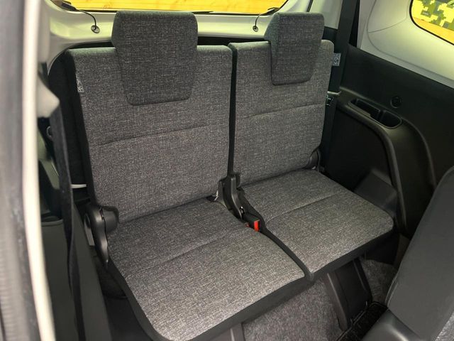 TOYOTA SIENTA HYBRID 2023