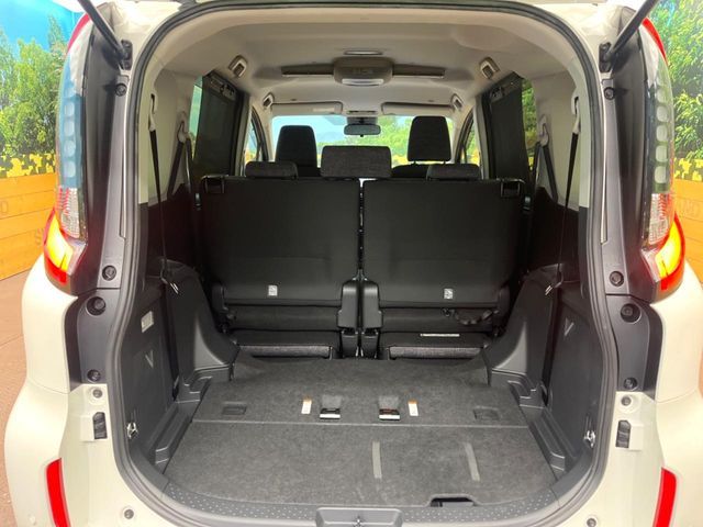 TOYOTA SIENTA HYBRID 2023