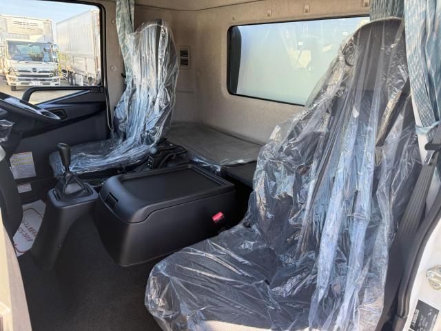 MITSUBISHI FUSOU FIGHTER 2025