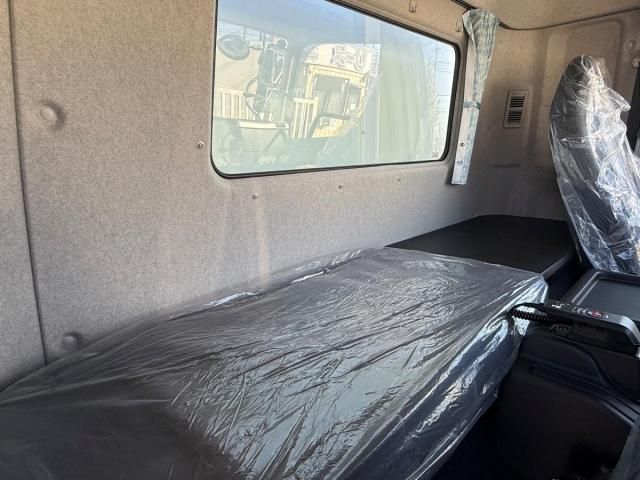 MITSUBISHI FUSOU FIGHTER 2025