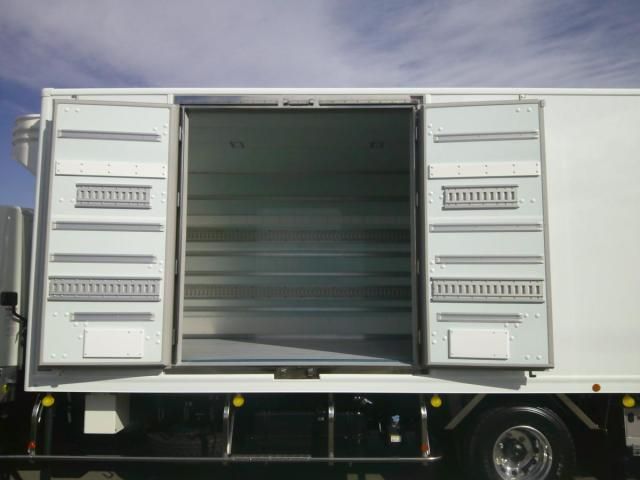 MITSUBISHI FUSOU FIGHTER 2025