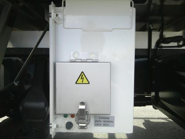 MITSUBISHI FUSOU FIGHTER 2025