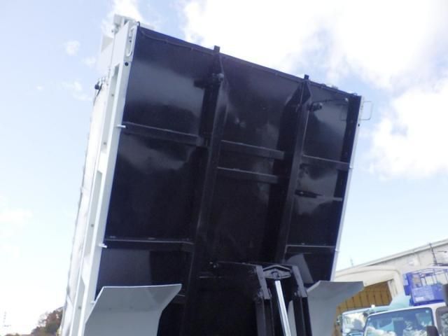 MITSUBISHI FUSOU FIGHTER 2020